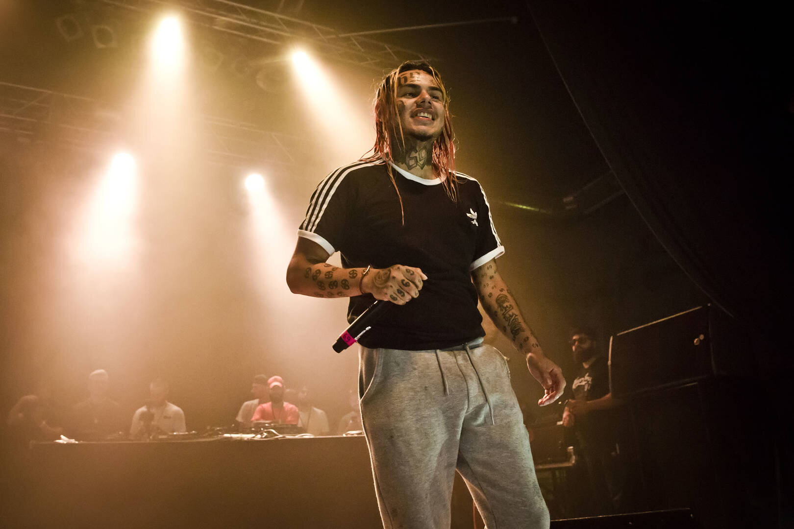 Tekashi 6ix9ine Is Facing Life Behind Bars +Writes A Letter To Judge Asking Forgiveness